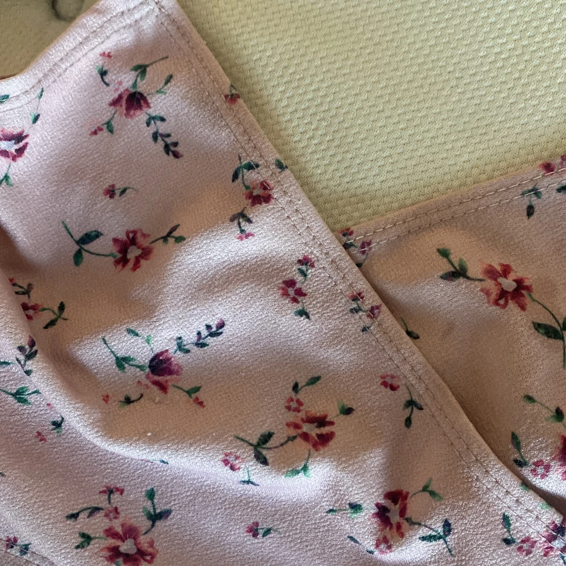 Säljer en blommig topp/linne - 93