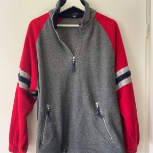 Fleecetröja från Humana - Säljer en fleecetröja köpt på Humana. Oanvänd och därmed i fint skick!