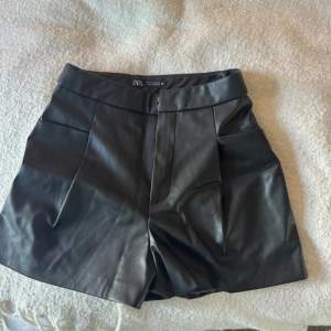 Skinnshorts från zara 