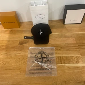 STONE ISLAND KEPS. 🧢 🇮🇹 - STONE ISLAND KEPS HELT NY OCH OANVÄND! 🇮🇹  THE BEST OF THE BEST 🏆
