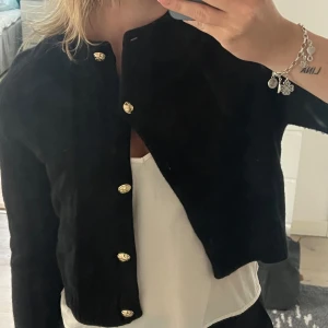 Massimo Dutti kofta - Så fin kofta som tyvärr är lite för liten för mig. Passar xs-s