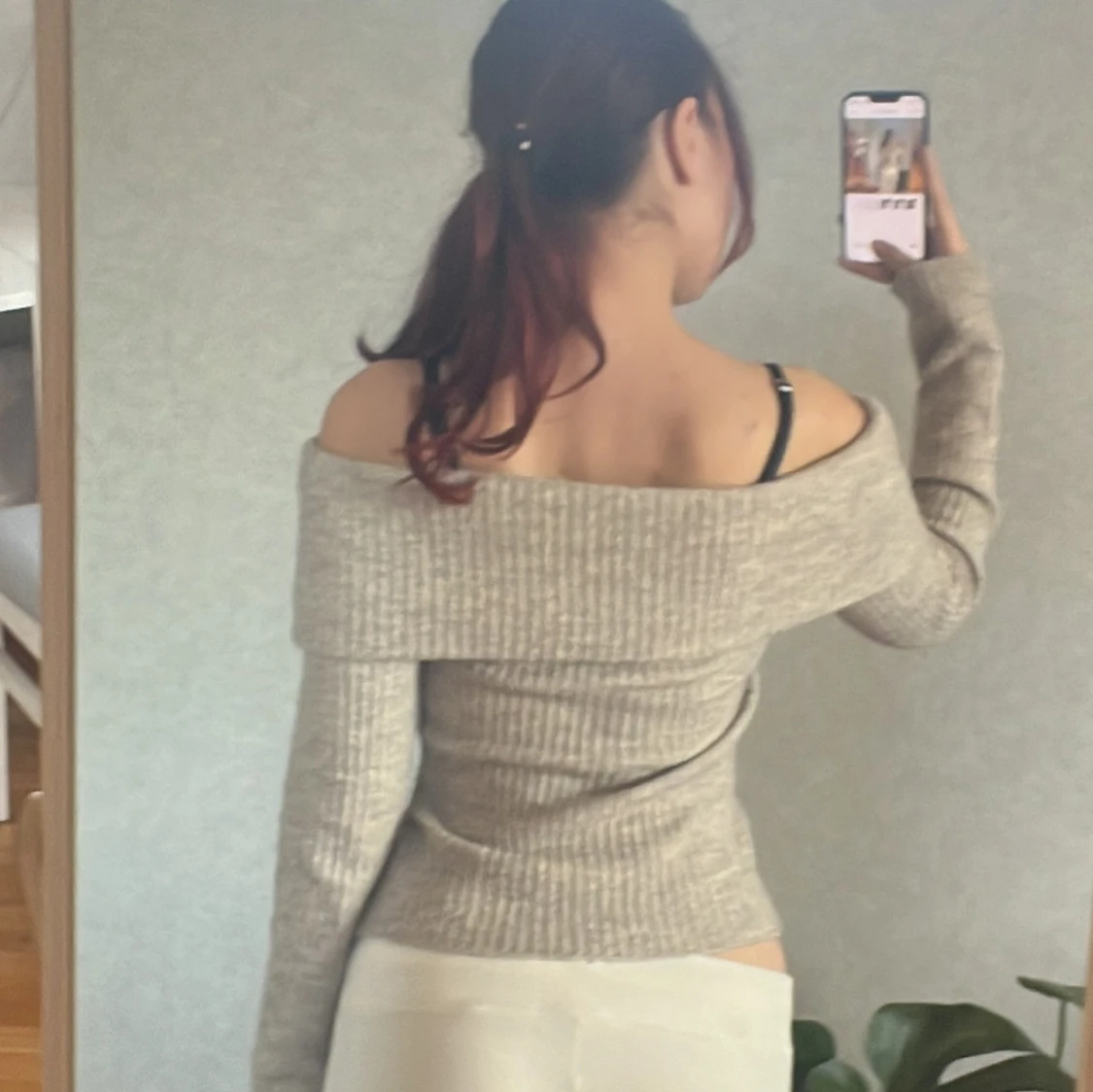 Grå ribbad offshoulder tröja från H&M - 92