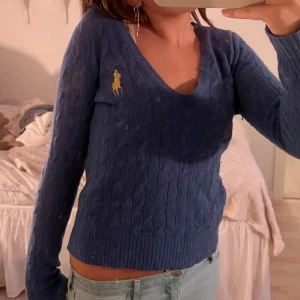 Ralph Lauren tröja - Jätte fin Ralph lauren tröja som jag tyvärr inte får användning av 🫶
