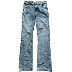 Gina Tricot jeans  - HELT NYA BOOTCUT JEANS! 