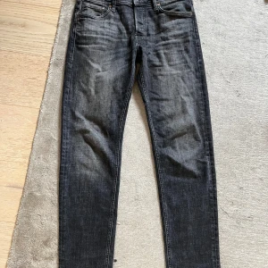 Jack & jones jeans - Säljer dessa Jack & Jones jeans i storlek 30/32