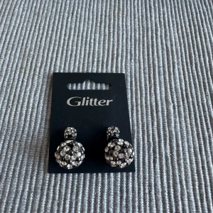 Örhängen - Aldrig använda