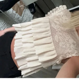 Jätte fin söt topp - Säljer min jätte fina söta topp från zara för att den inte kommer till användning längre ❤️