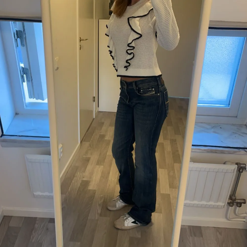 Skit snygga vintage och lågmidjade diesel jeans 💕. Jeans & Byxor.