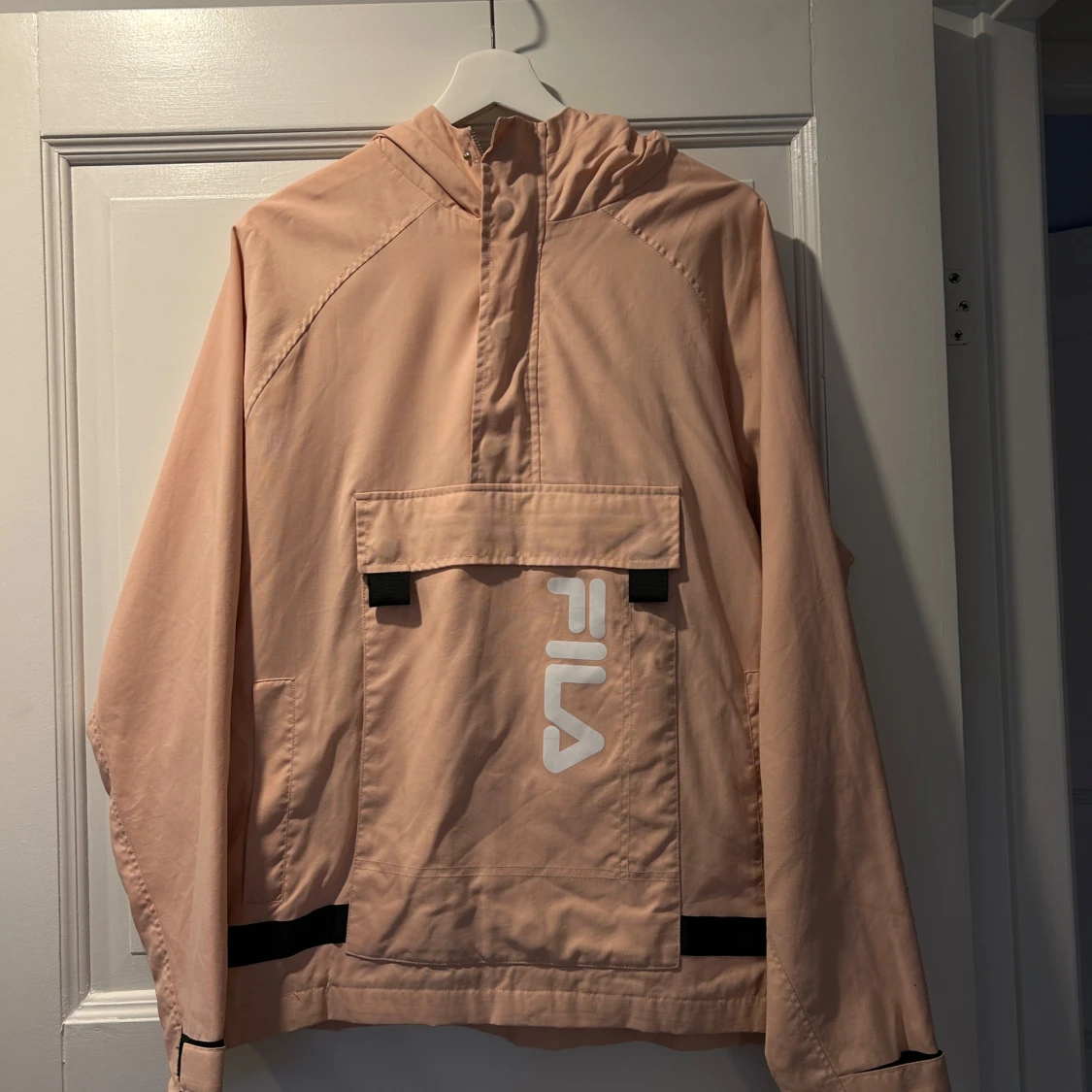 Rosa vindjacka från FILA - 90