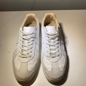 Maison Marigela gat liknande skor - Ett par gat skor. Perfekt alternativ ist för maison margiela, oliver cabell osv. Pris kan diskuteras 