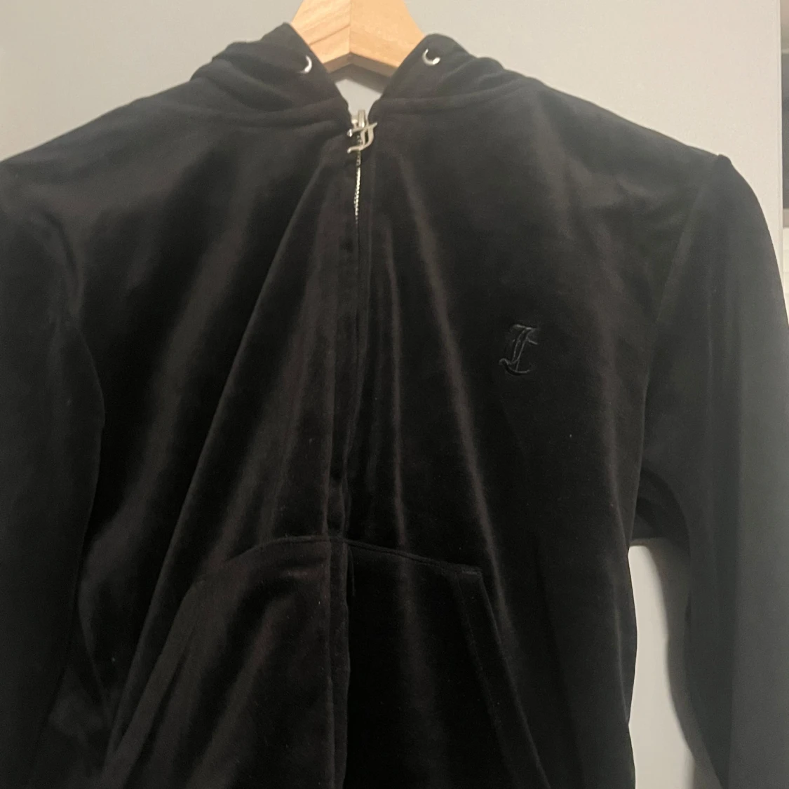 Svart zip hoodie från Juicy Couture
