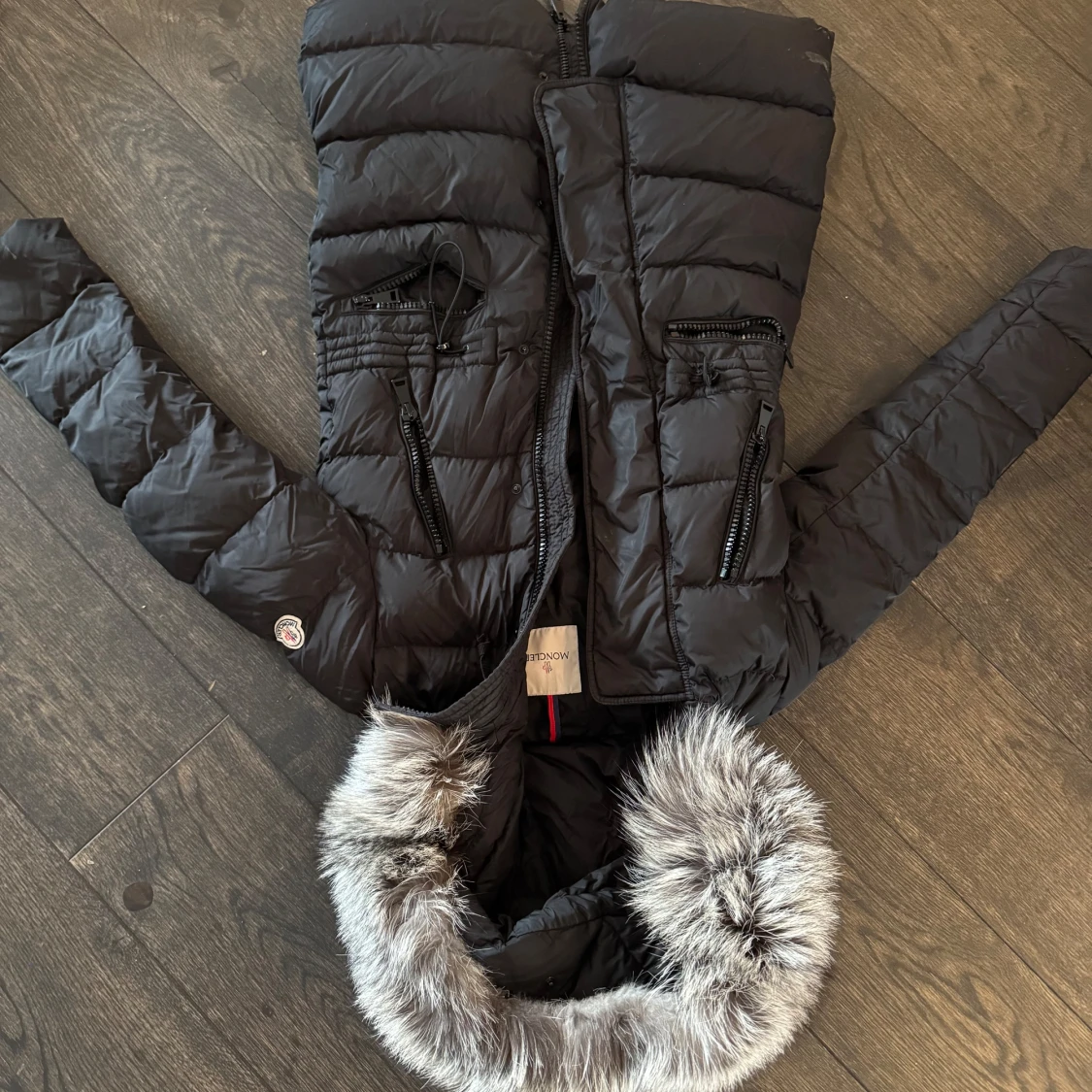 Moncler APHROTI HOODED SHEARLING jacka  - 90