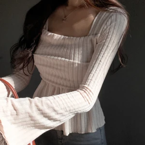 beige söt topp - så fin topp som ej används längre 🫶köpt i korea för ca 500kr