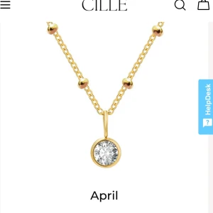 NYTT Silverhalsband månadssten april från Cille - Elegant silverhalsband från Cille med en klar, gnistrande sten i centrum. Perfekt för att lägga till en touch av glamour till din look. Halsbandet kommer i en praktisk förvaringspåse. Det är aprils månadssten men man kan såklart ha den oavsett när man är född 💁‍♀️ OBS att mitt halsband är i silver!!! Nypris 700 kr. Man vågar pruta, jag är pank och behöver sälja allt jag kan 🥲