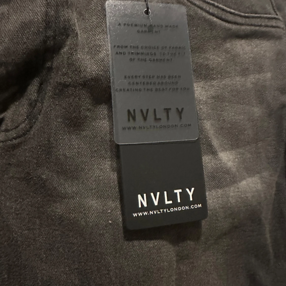 Grå jeansbyxor från NVLTY - 91