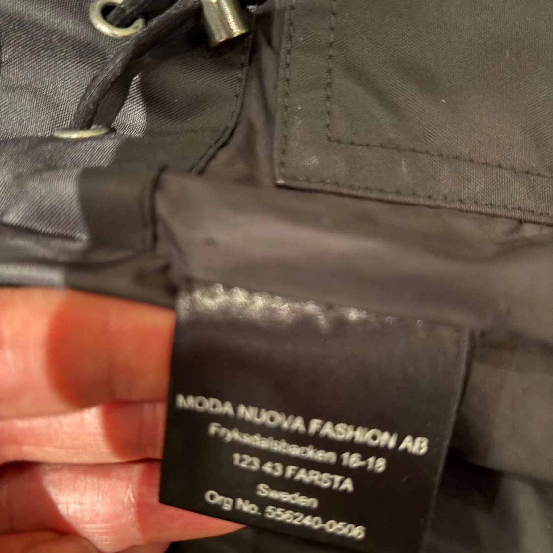 Svart dunjacka från Hollies - 92