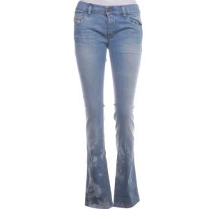 Diesel jeans - Snygga deisel jeans som har coola detaljer. Säljer då de inte passar mig. 💗💗