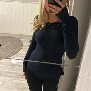 Intimissimi tröja - Säljer min intimissimi tröja då jag inte får användning för den längre. Använd men fortfarande i fint skick! Inga hål.