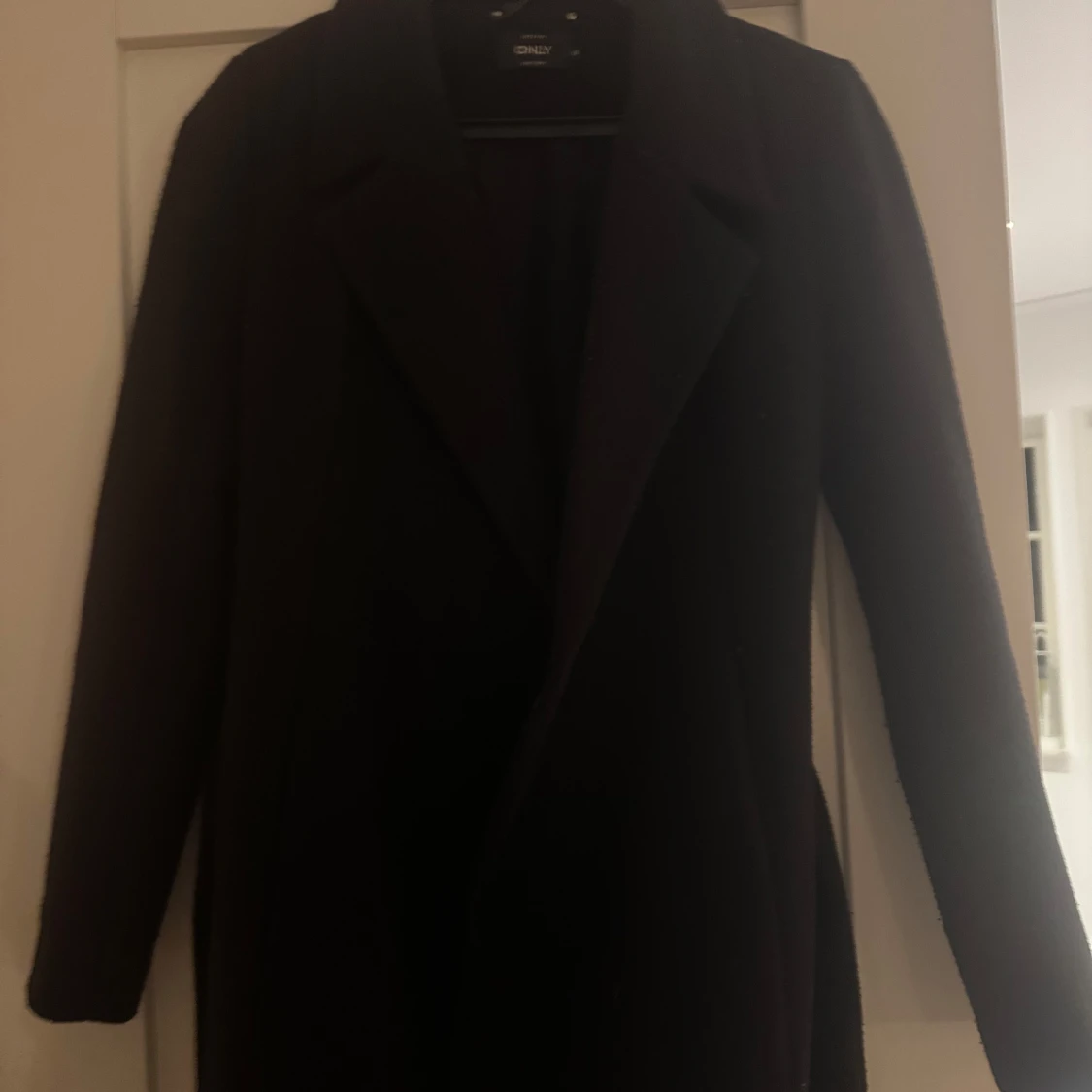 Svart kappa från ONLY