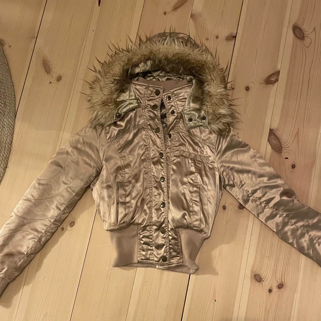 Assnygg croppad y2k jacka!!! - 92