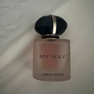 My way perfym 30ml - Säljer min parfym, knappt använd! 