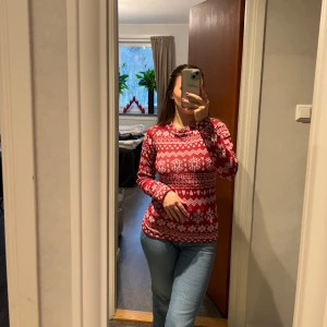 Jul tröja - Populära jultröjan från rösta, jättemysig men aldrig använd 