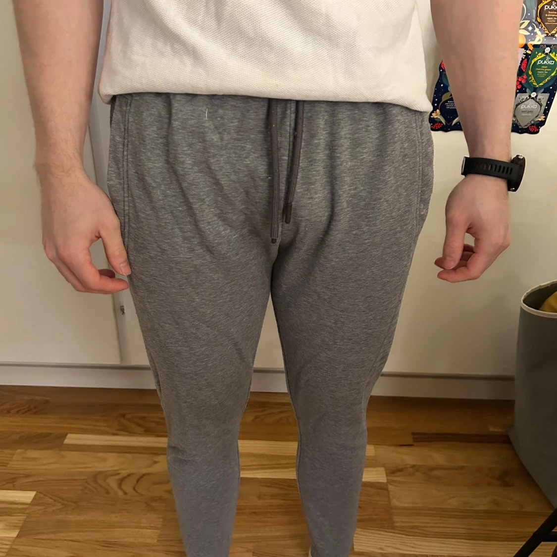 Grå mjukisbyxor Gymshark - 90