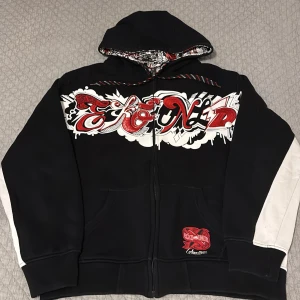 Ecko Unltd hoodie - reversible - Cool hoodie från Ecko Unltd med tryck vid bröstet och som är reversible. Pris kan diskuteras! Hoodien är rätt tung 