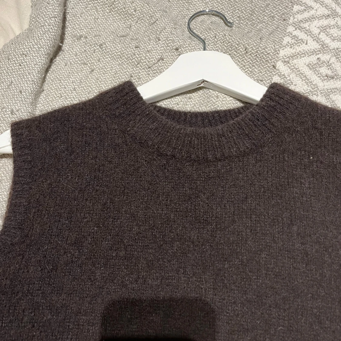 Brun stickad väst - 91