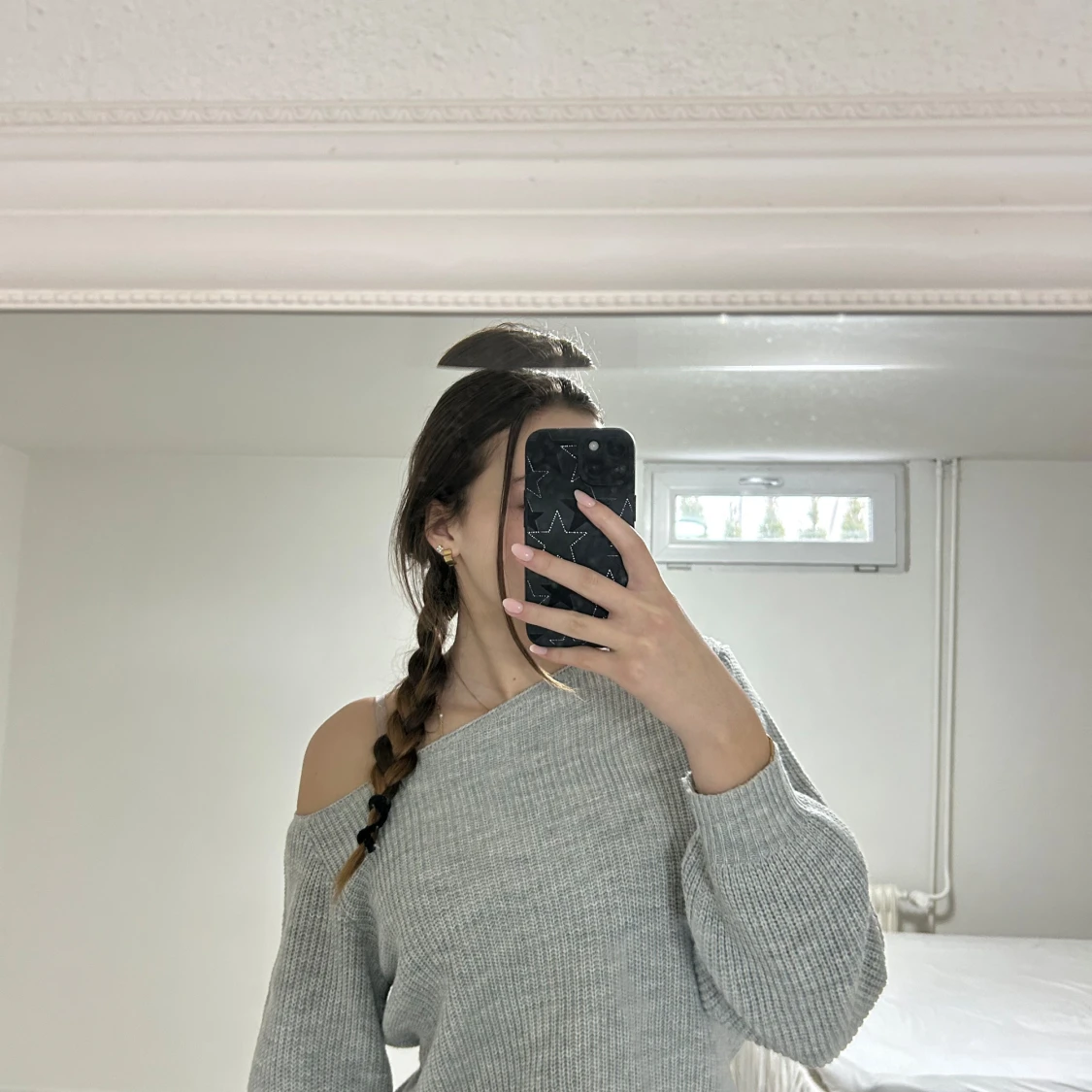 Grå offshoulder tröja - 90