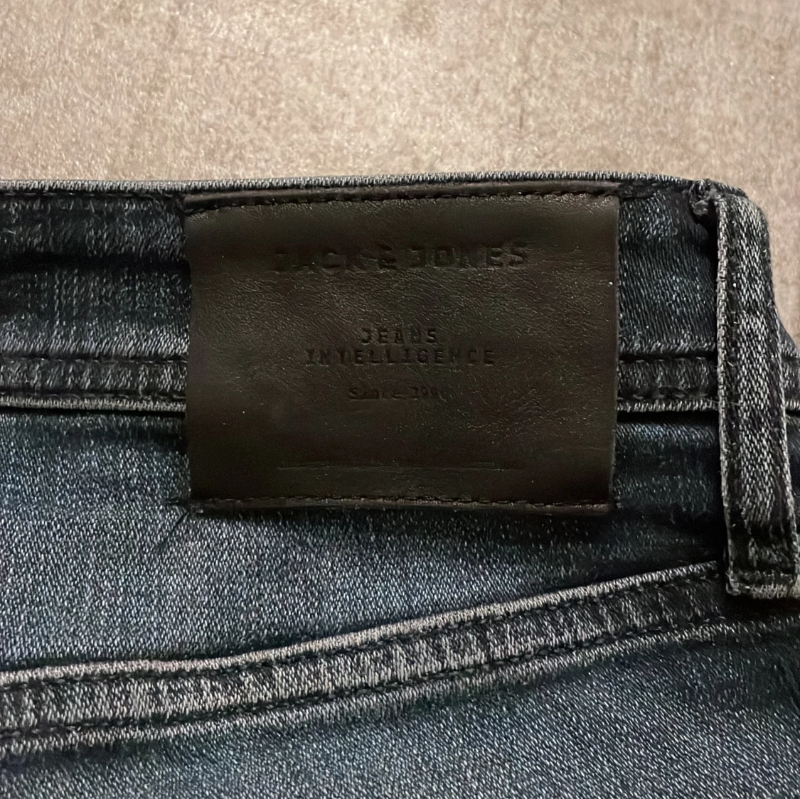 Mörkblå jeans från Jack & Jones - 3