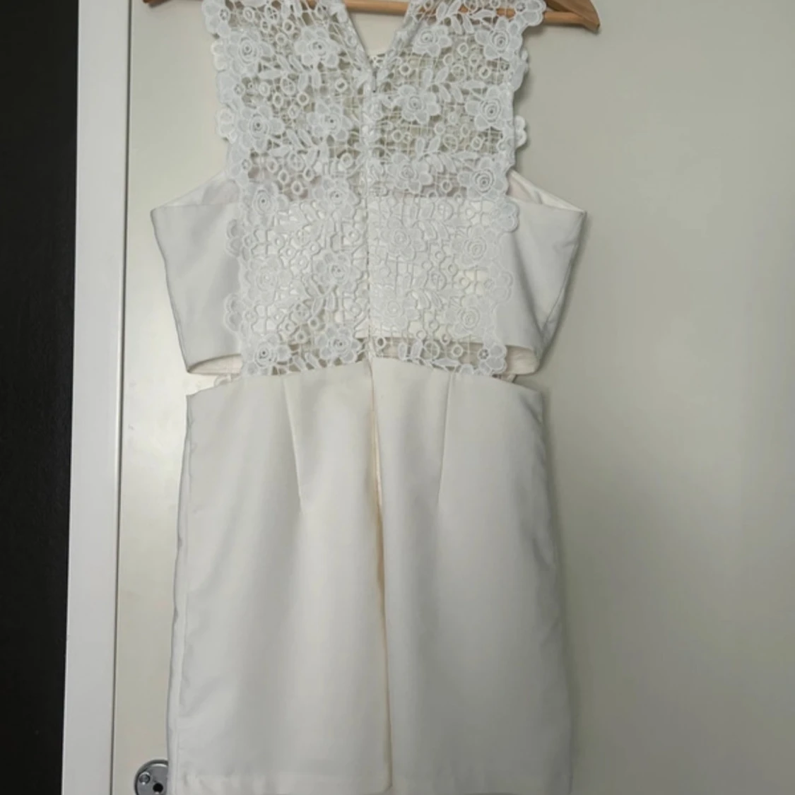 Vit spetsklänning