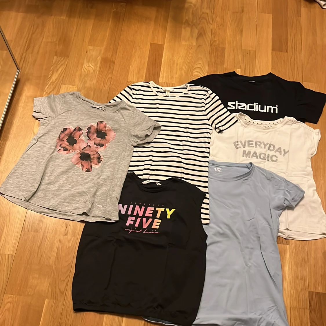Samlingspaket med sex t-shirts - 78