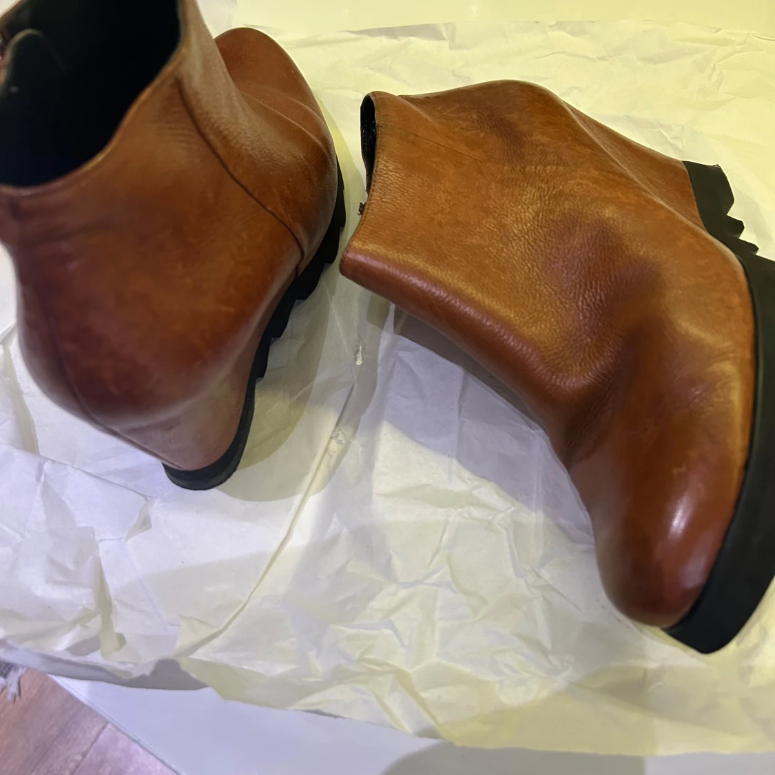 Bruna skinnboots med dragkedja - 90