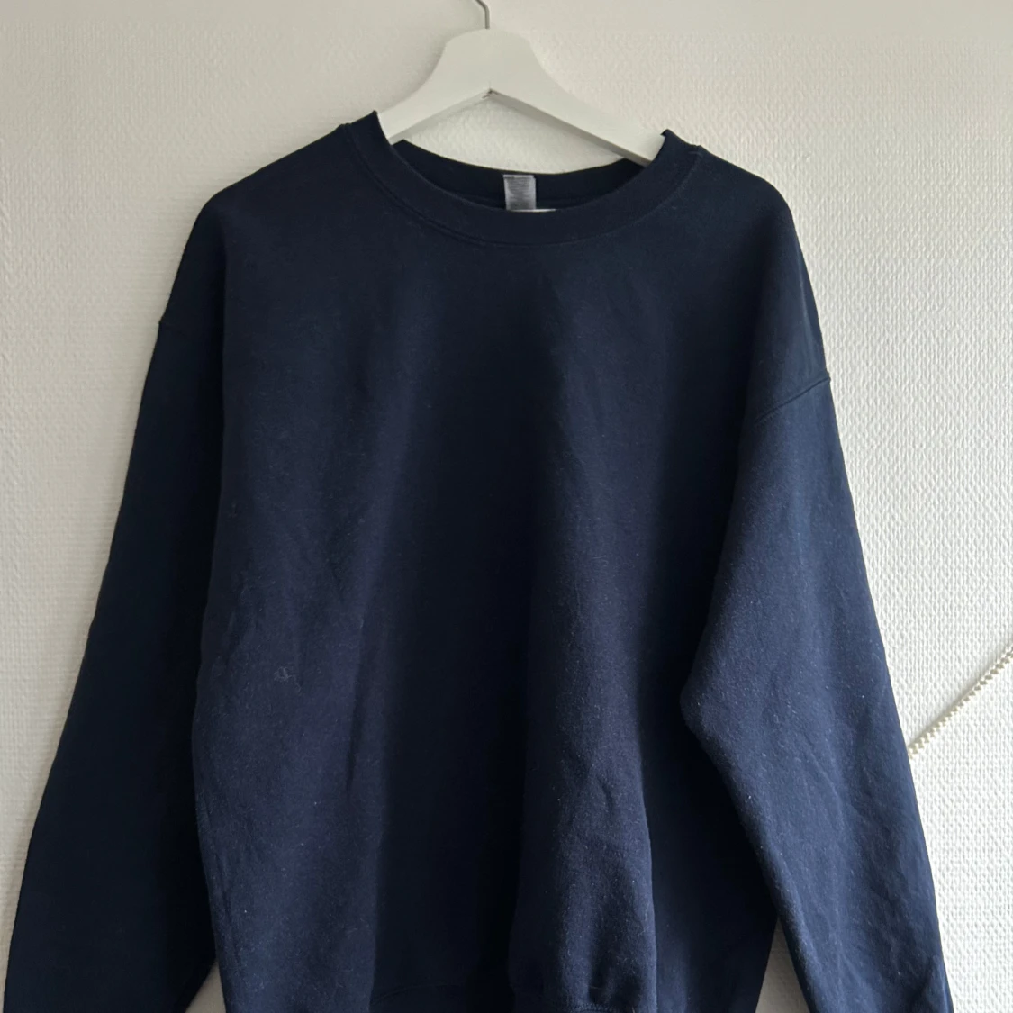 Mörkblå sweatshirt 