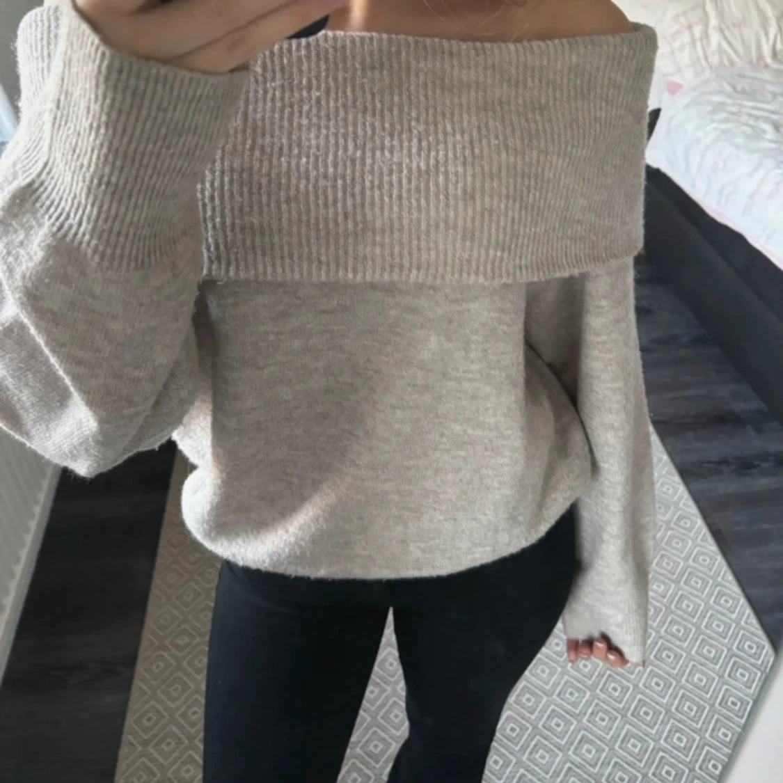 Grå offshoulder tröja från H&M - 92