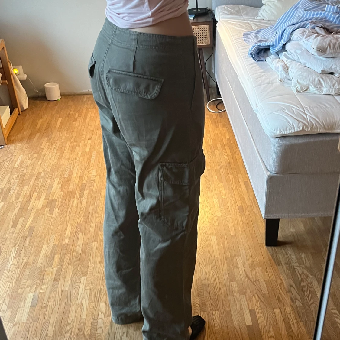 Gröna cargobyxor från Zara - 90