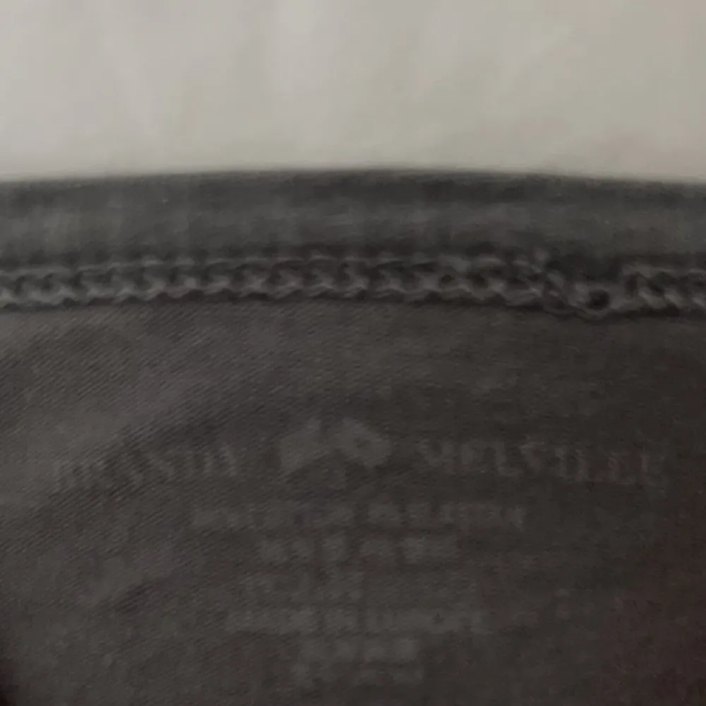 Fin mörk grå lång ärmadtröja ifrån Brandy Melville. Okej skick. PRIS KAN DISKUTERAS!!!!. T-shirts.