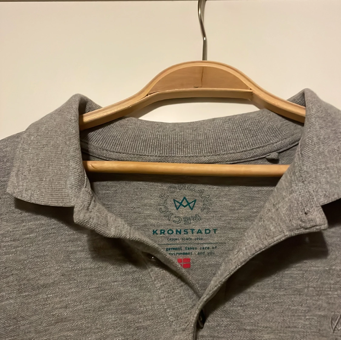 Grå pikétröja från Kronstadt - 90