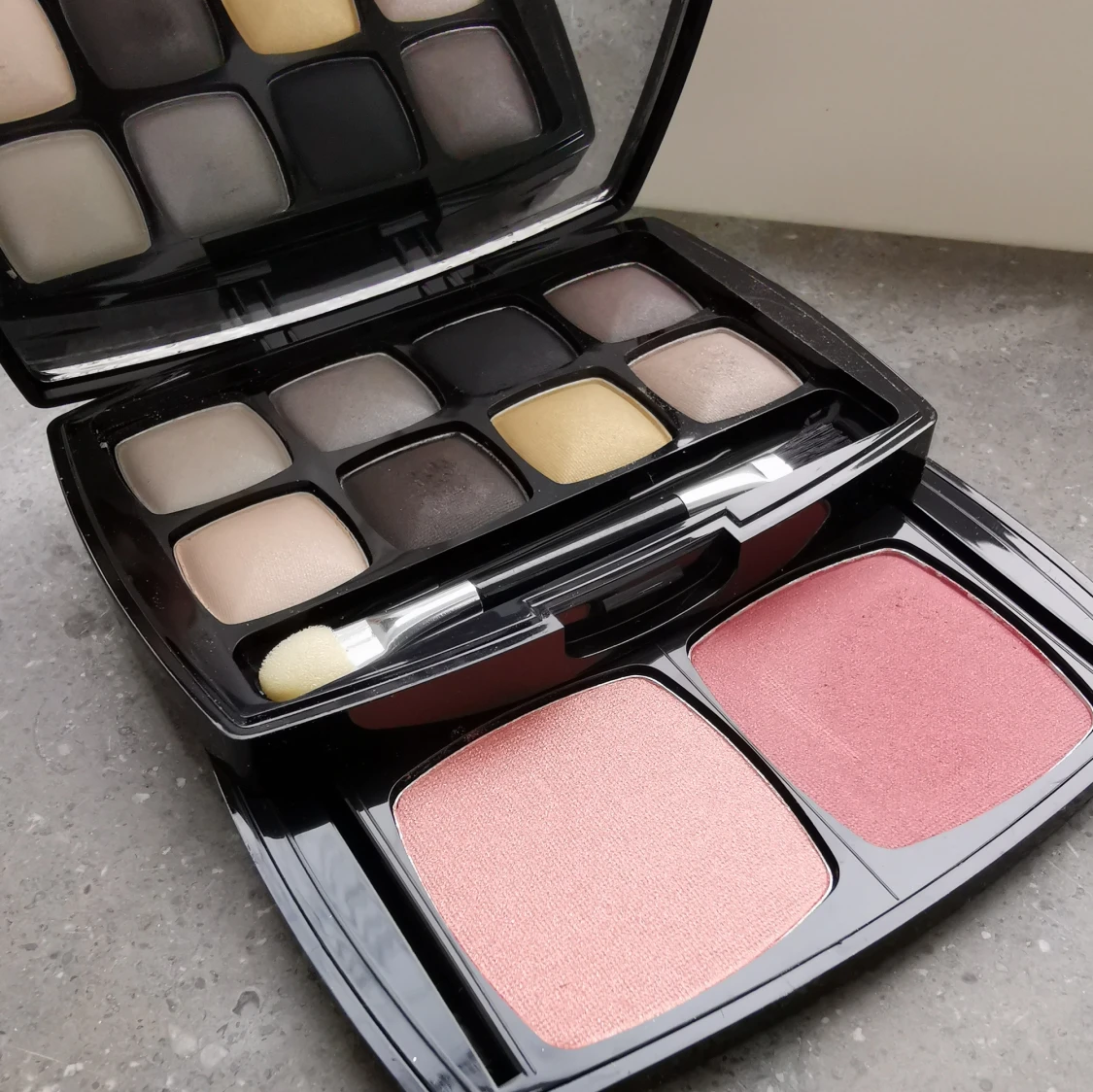 Ögonskugga och rouge från Vevay - 90