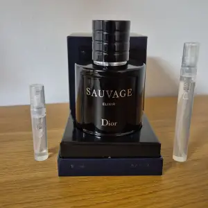 Säljer 3ml och 5ml samples för Dior Sauvage Elixir. Priset för 5ml är 70 kr och priset för 3 ml är 45 kr. Batchkoden är: 2G07.