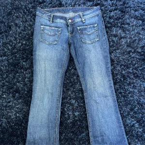 Lågmidjade jeans - S
