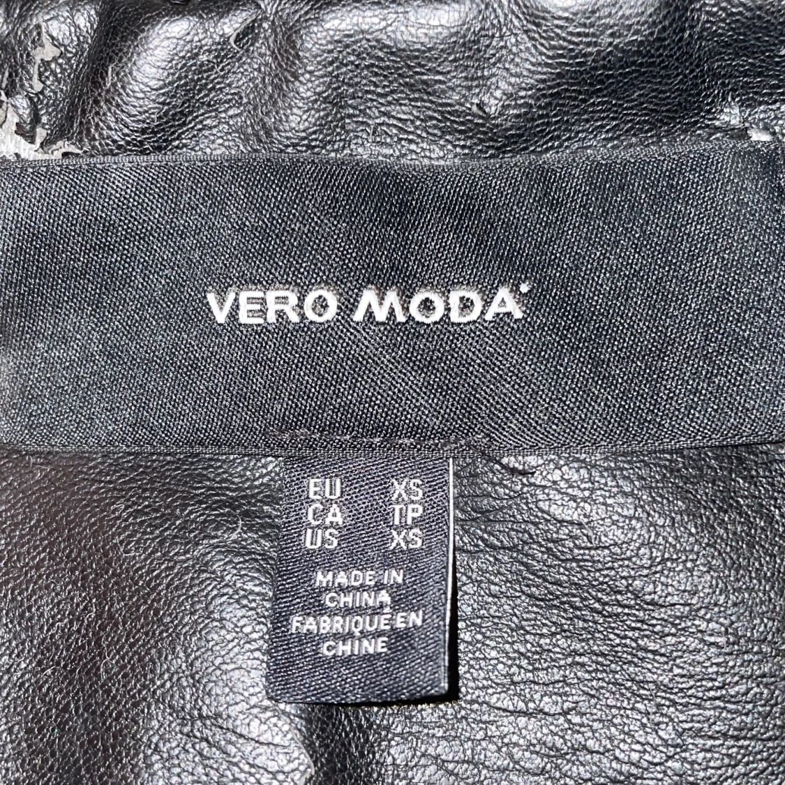 Svart skinnjacka från Vero Moda - 90