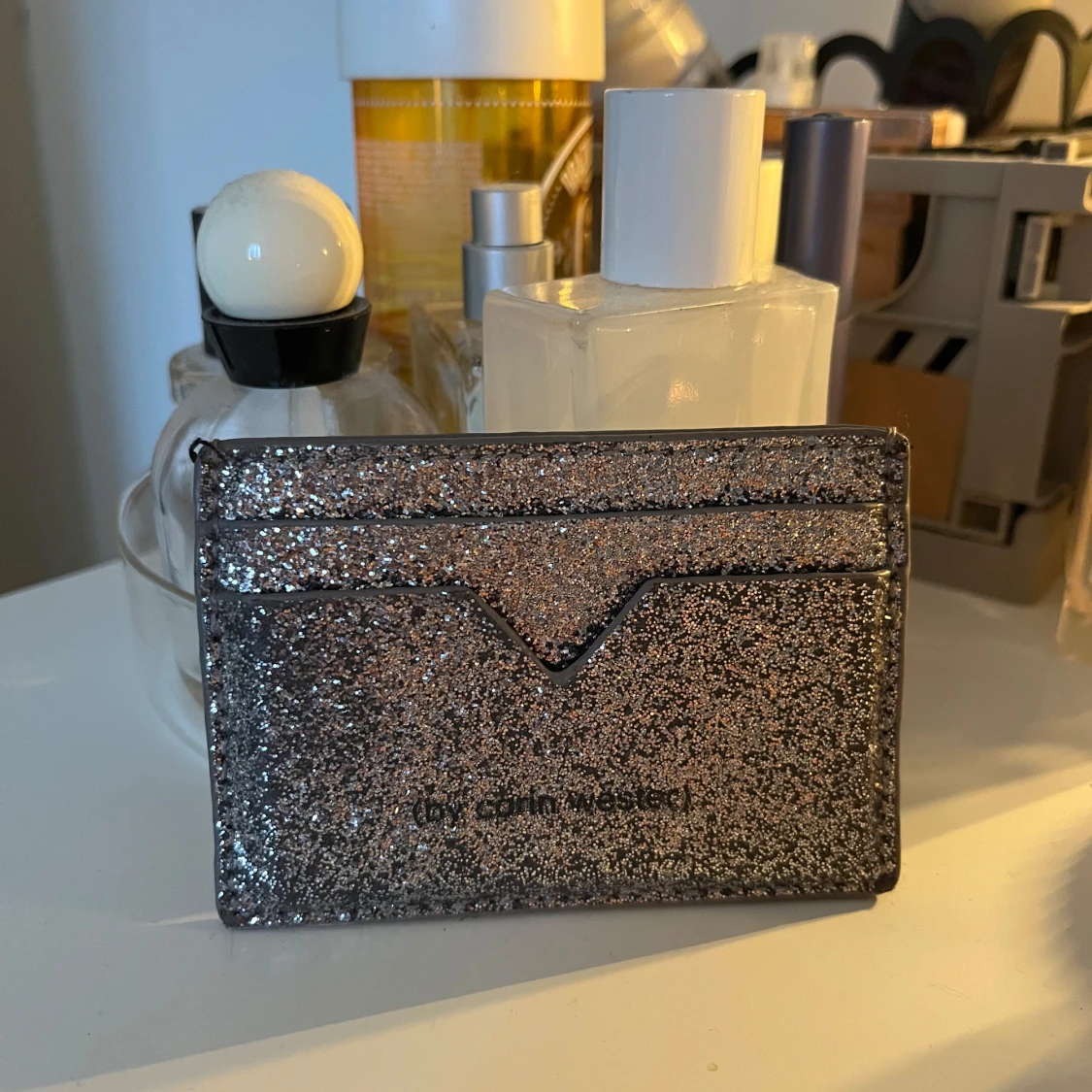 Glittrig plånbok - 91