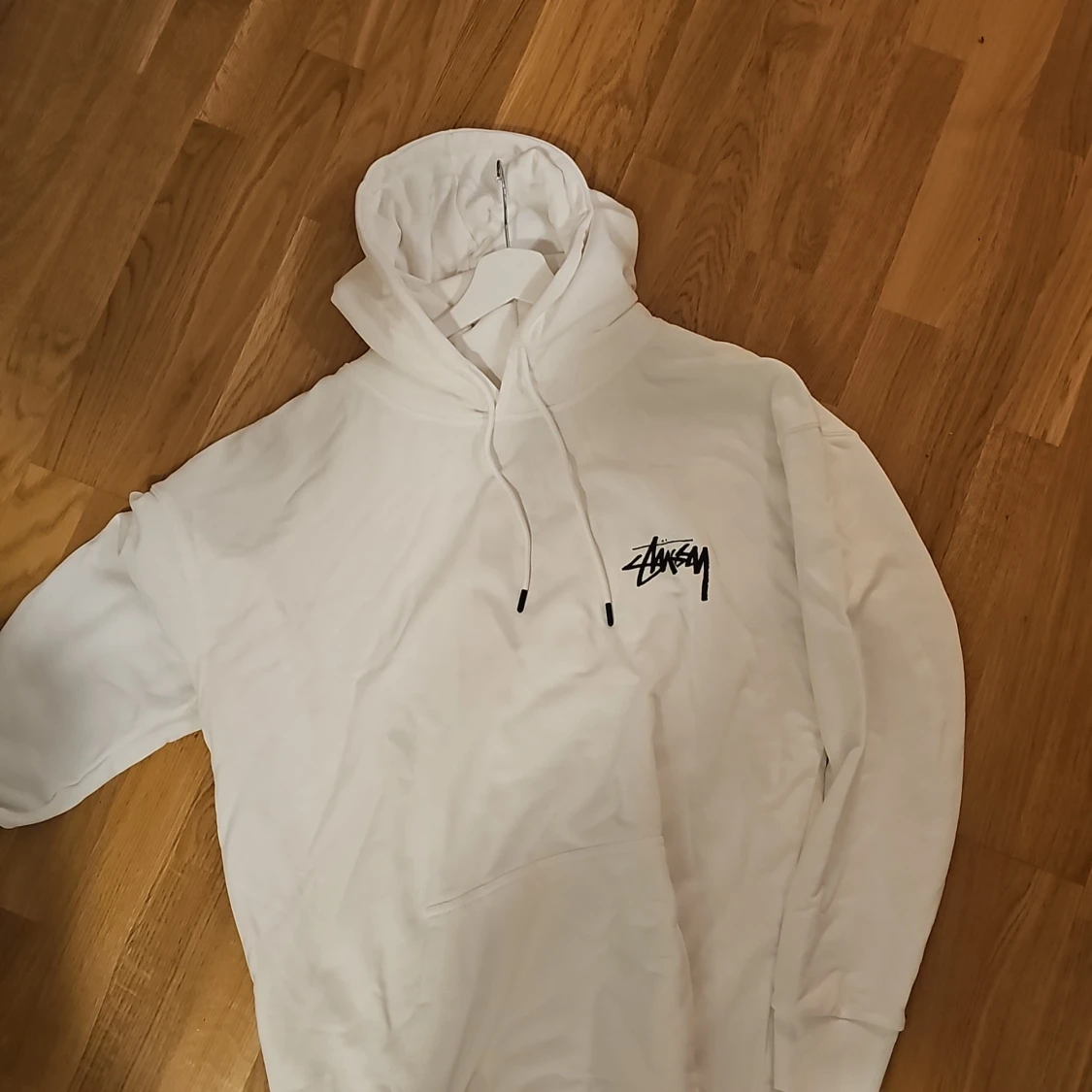 Vit hoodie från Stussy - 91