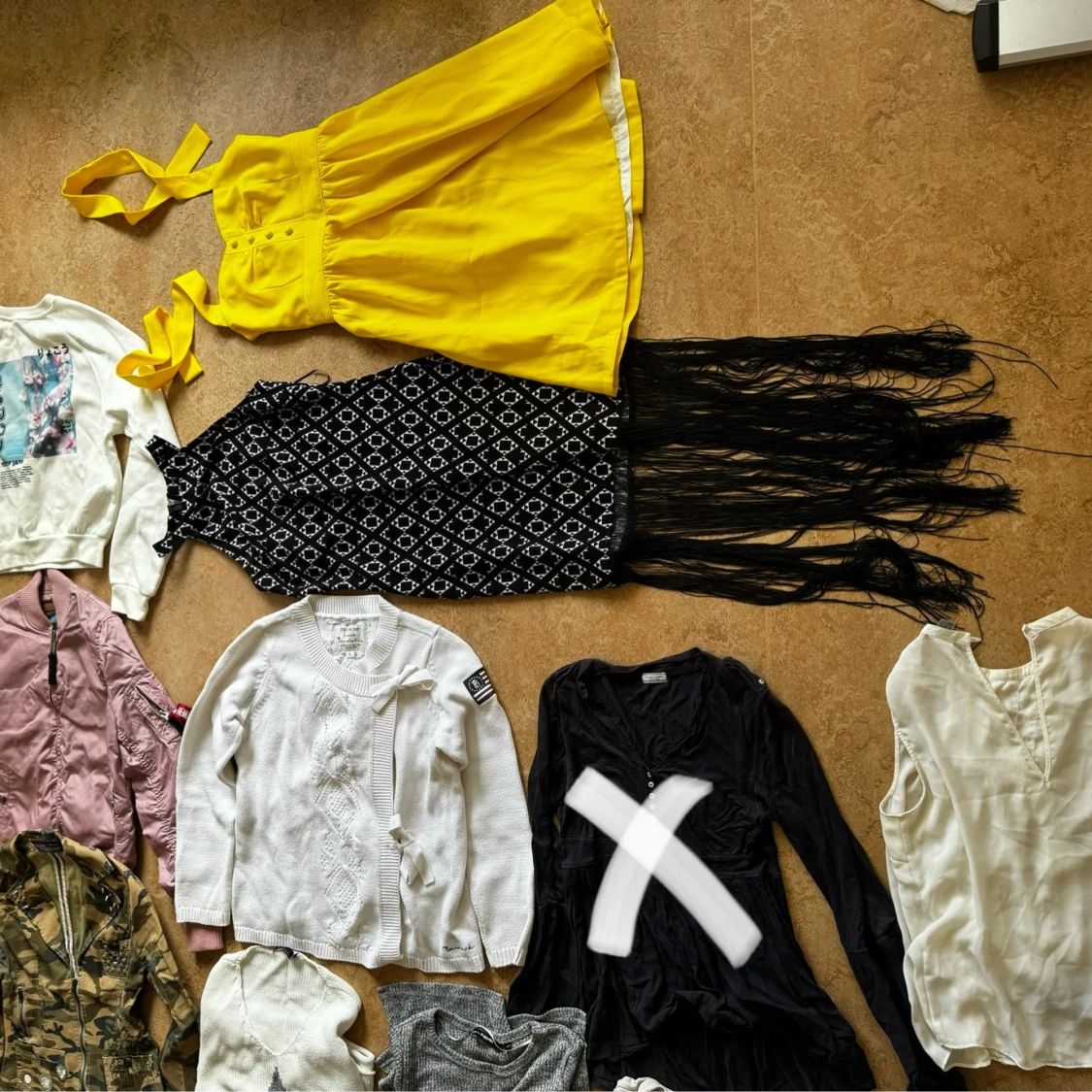 UTFÖRSÄLJNING: Alpha Industries, MNG, Bondelid m.m. Damkläder Tjej jacka tröja camo klänning kjol - 1