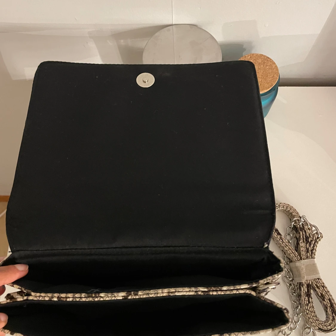 Ormmönstrad kuvertväska - 90