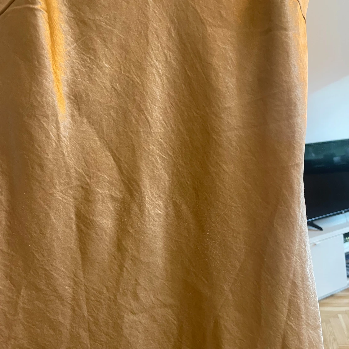 Guldig klänning - 92