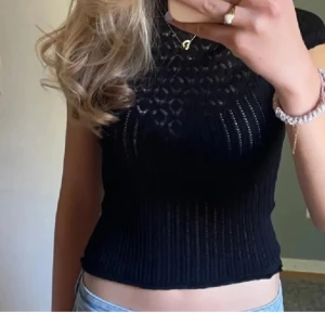 Topp ifrån zara - Säljer denna super snygga toppen ifrån zara då den inte kommer till andvändning. Bilden är lånad så skriv ifall ni är interreserade av egna bilder❤️