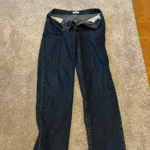 Woodbird jeans - Woodbird jeans i storlek 29/32, skriv vid funderingar!